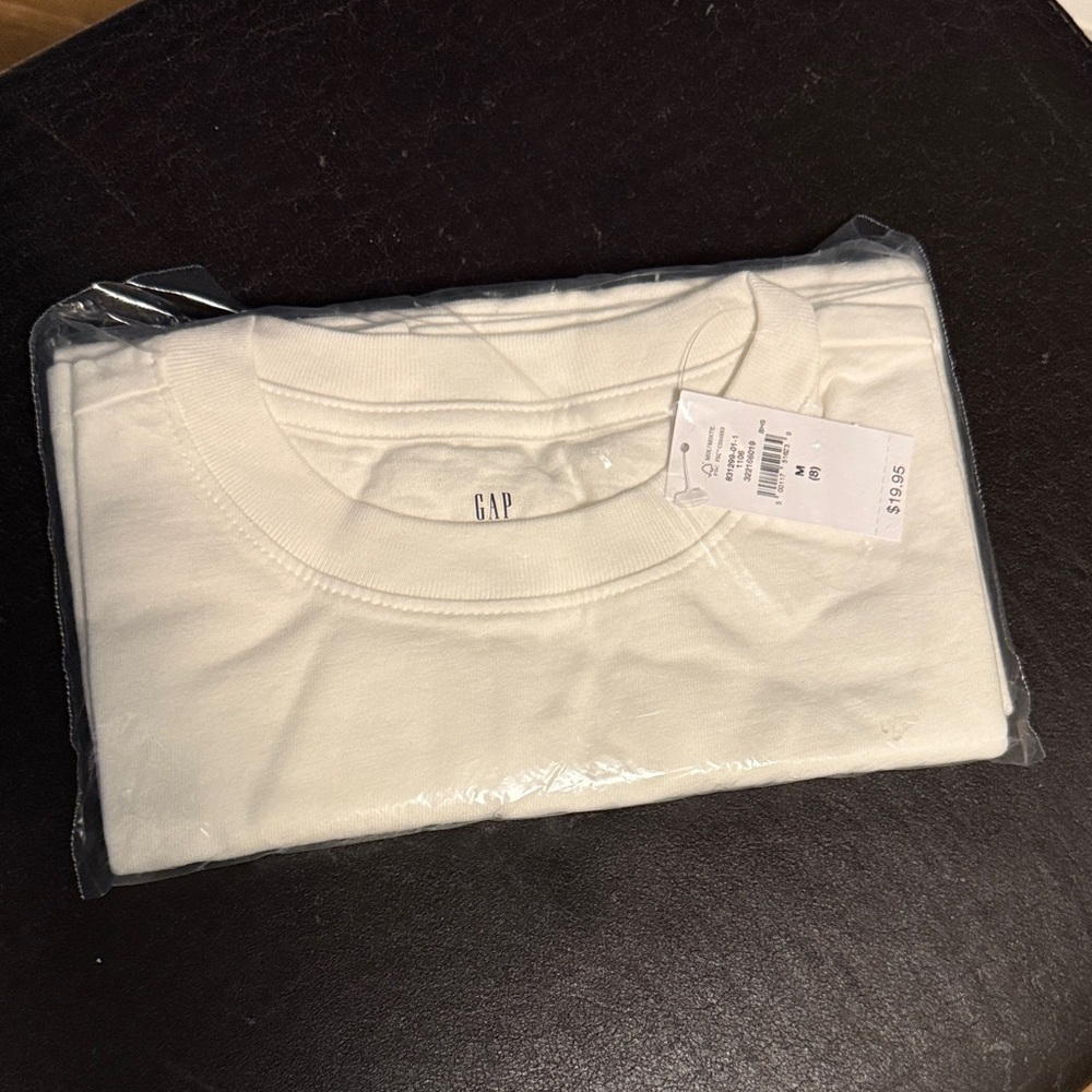 GAP White Crewneck T-Shirt
